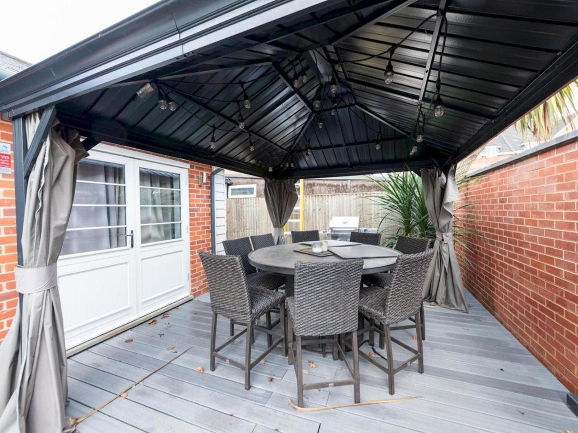 2-bed House In Reading-near Town-sleeps 4 Holiday home Reading