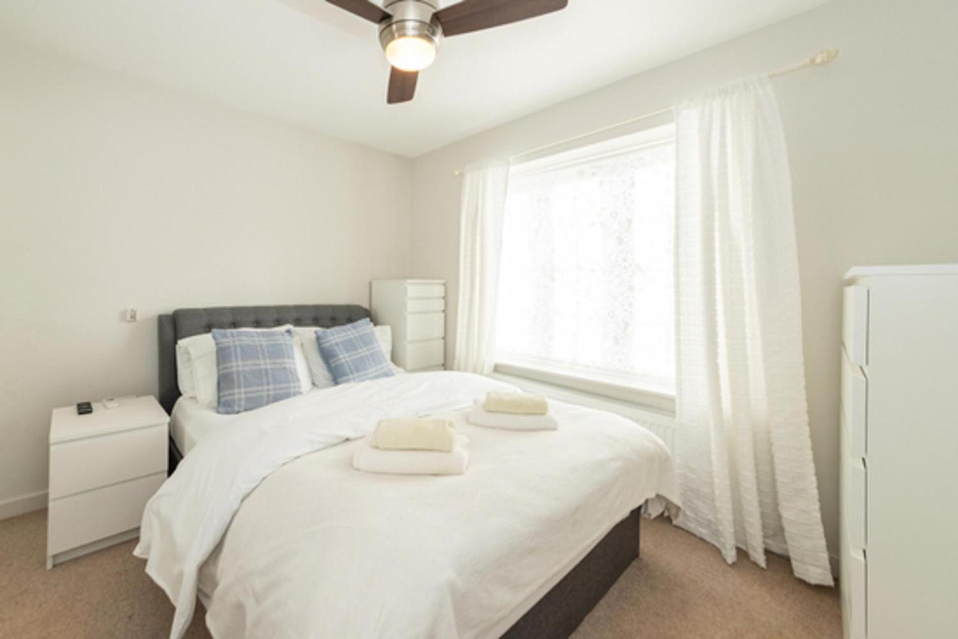 Holiday home 2-bed House In Reading-near Town-sleeps 4