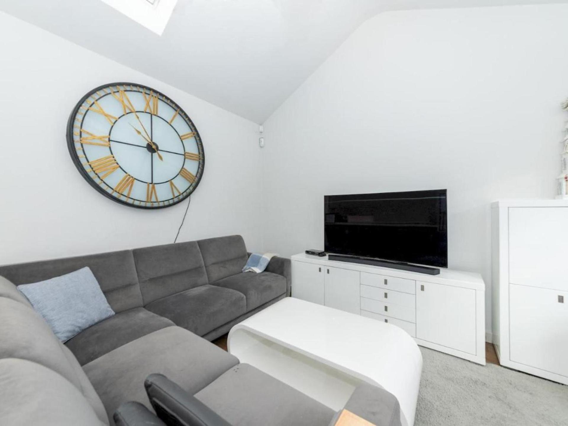 2-bed House In Reading-near Town-sleeps 4 Holiday home *